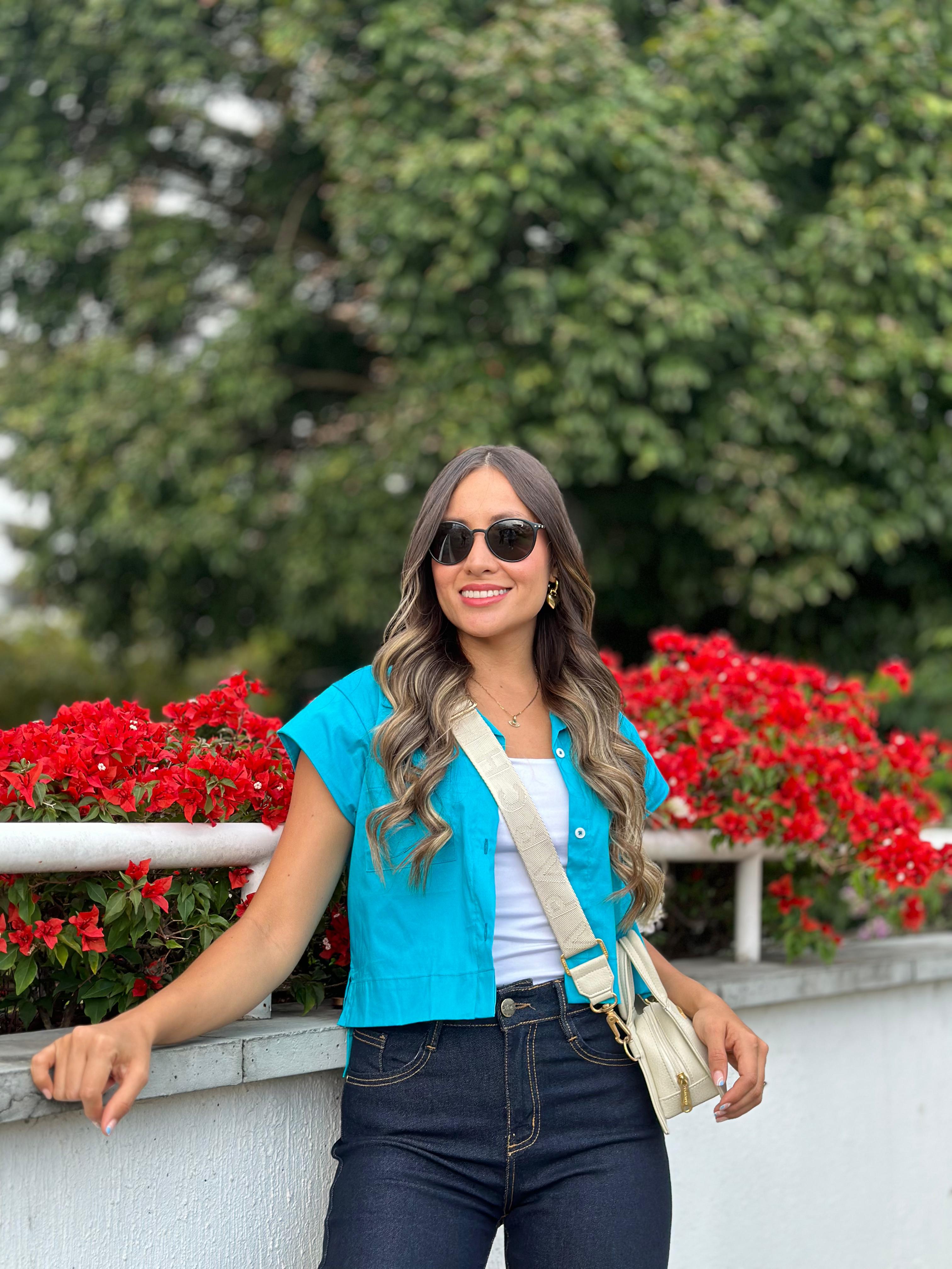 Crop Top Bilen en azul flor de selva y crema